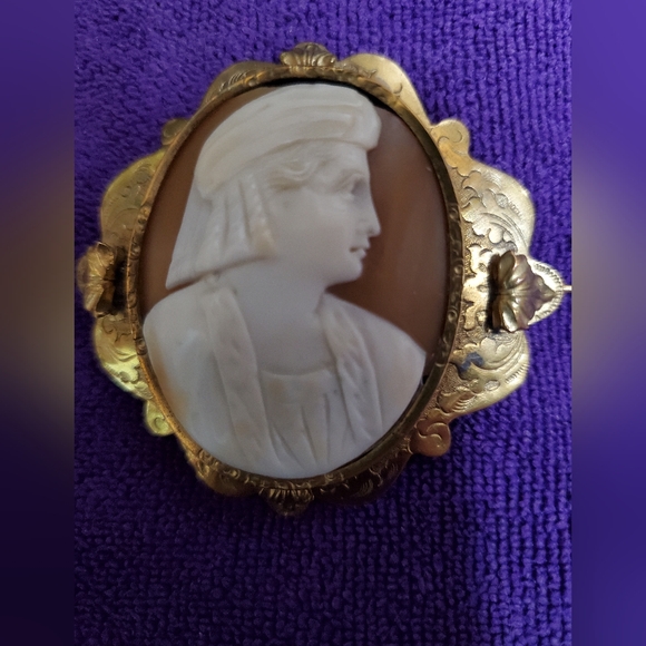 Vintage Cameo Pin - Picture 1 of 8